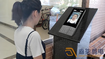 臉就是鑰匙，辦公大樓人臉識別門禁